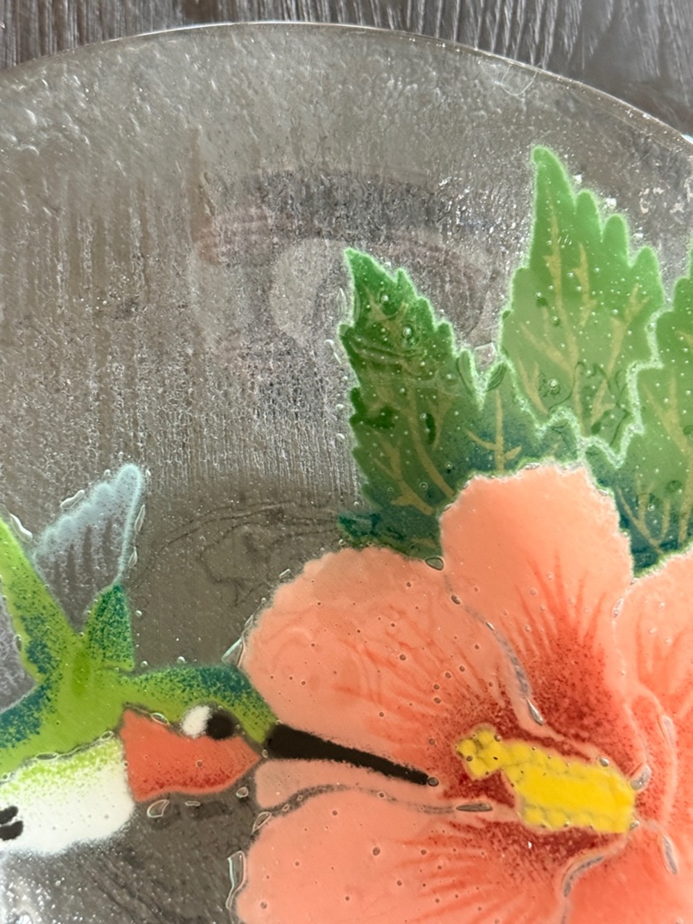 Peggy Karr Fused Glass Hummingbird Hibiscus Bowl 11" diameter 2" deep Signed - Picture 9 of 10